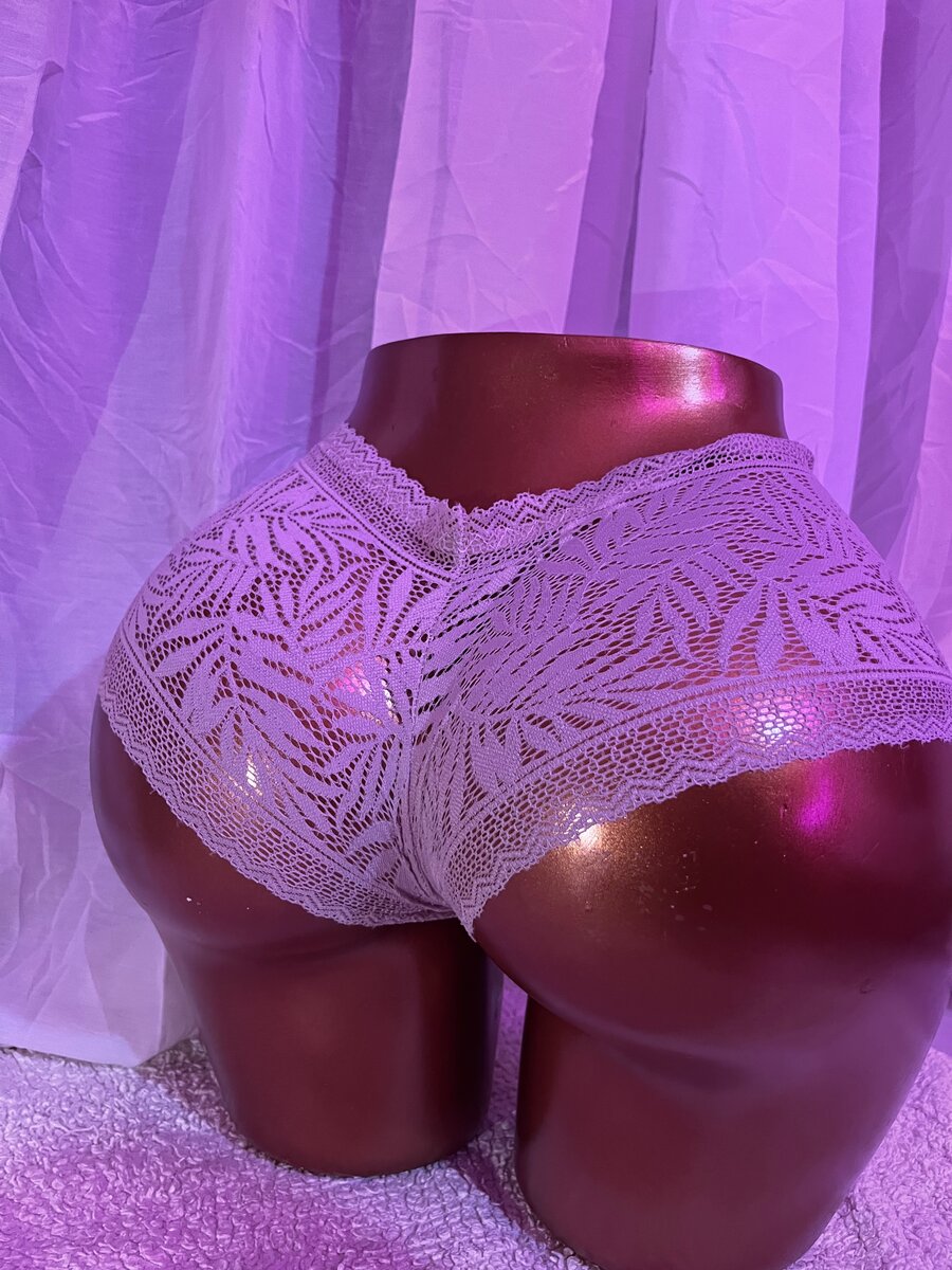 Culotte en dentelle blanche