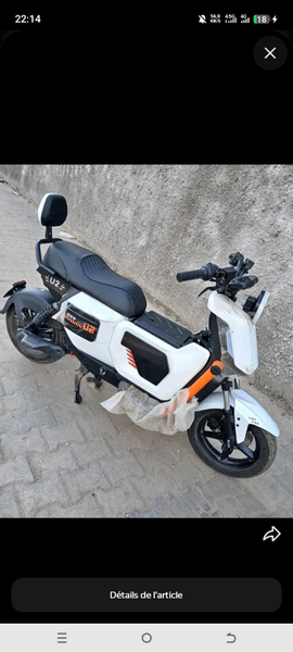 Scooter électrique moderne