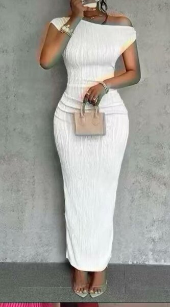 Robe Élégante Épaule Dénudée