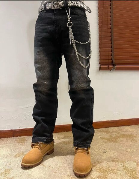 Jeans homme noir délavé avec chaînes