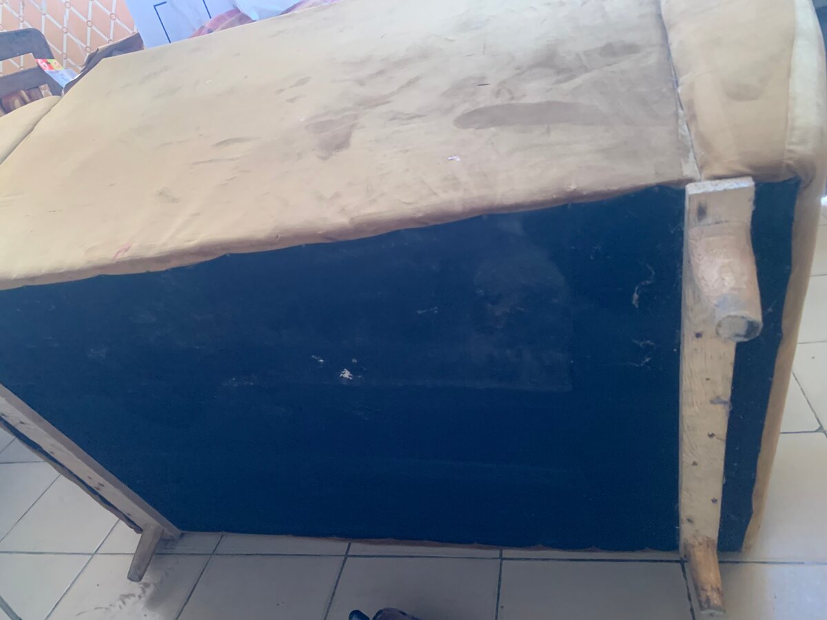 Canapé en velours confortable