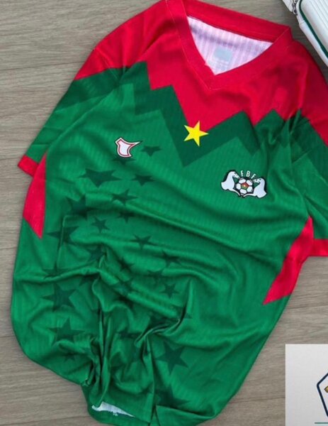 Maillot de football coloré