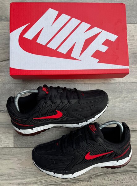 Chaussures Nike noir et rouge pour homme