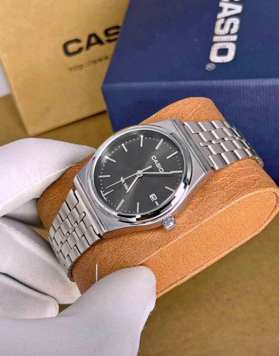 Montre Casio en acier inoxydable