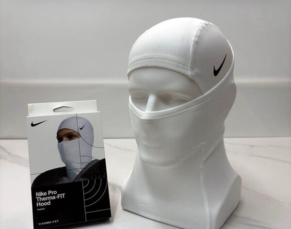 Nike Pro Therma-FIT Hood