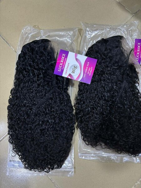 Perruque frontale bouclée