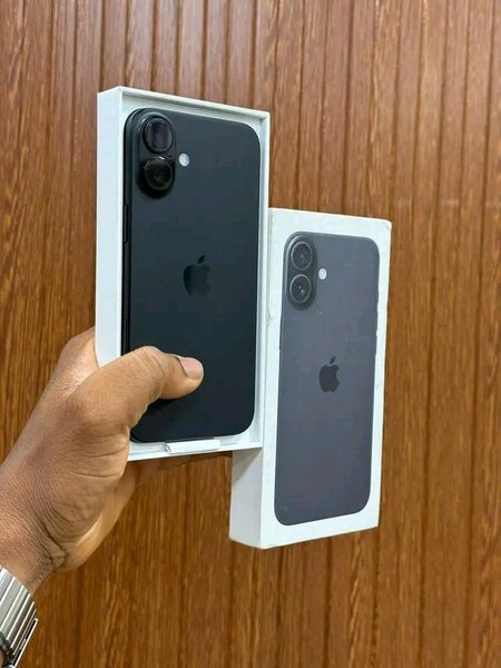 iPhone 16 noir 128 Go