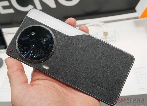 Téléphone portable Nokia avec caméra rotative