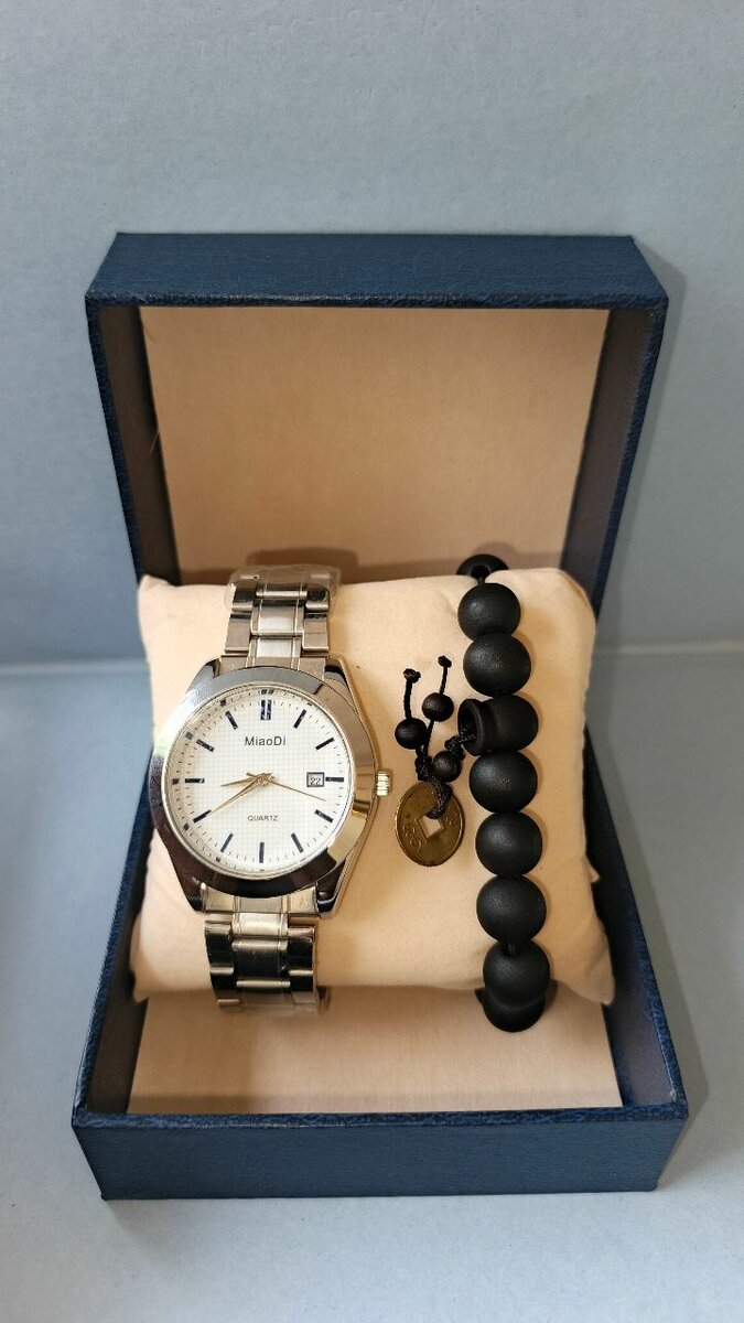 Montre élégante en acier inoxydable