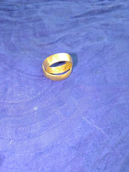 Bague en métal texturé