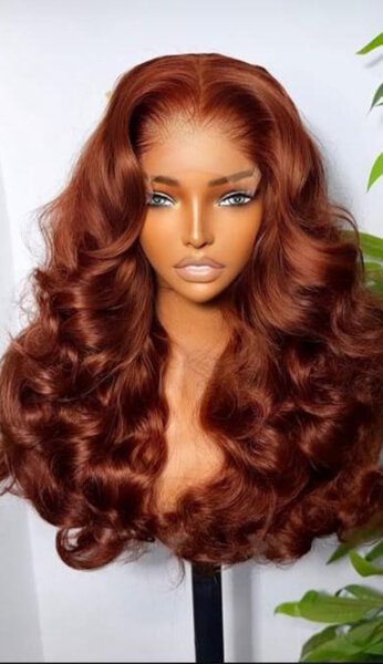 Perruque bouclée auburn glamour