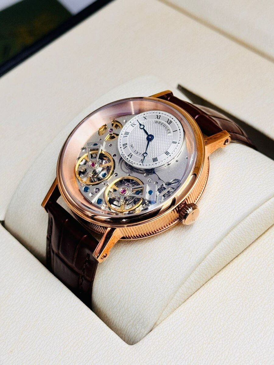 Montre squelette luxe