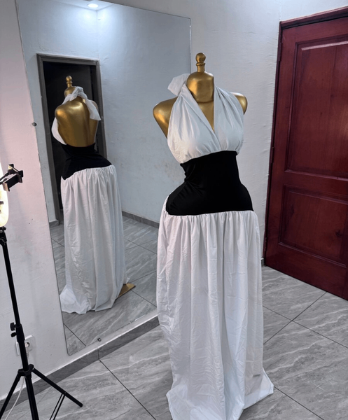 Robe longue élégante noire et blanche