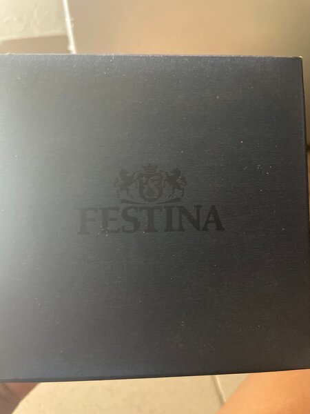 Montre élégante Festina