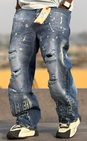 Jeans homme déchirés et délavés