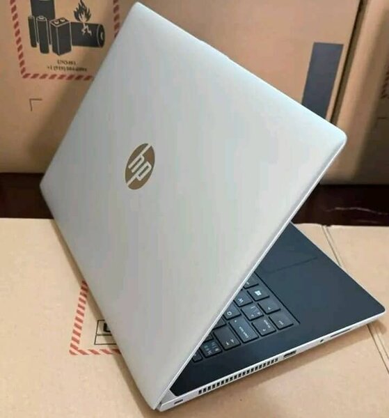 Ordinateur portable HP moderne