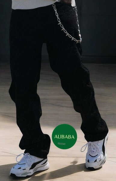 Pantalon noir moderne avec chaîne