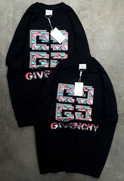 T-shirt logo moderne