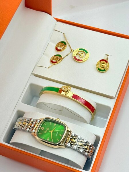 Ensemble montre et bijoux