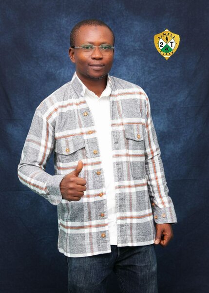 Chemise à carreaux grise élégante