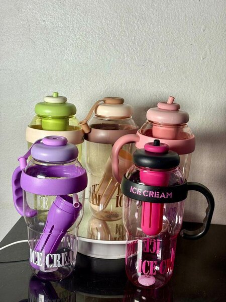 Bouteille 1300ml avec paille