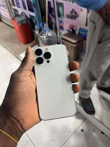 iPhone 13 Pro - Téléphone Appl