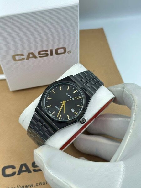 Montre Casio en acier inoxydable