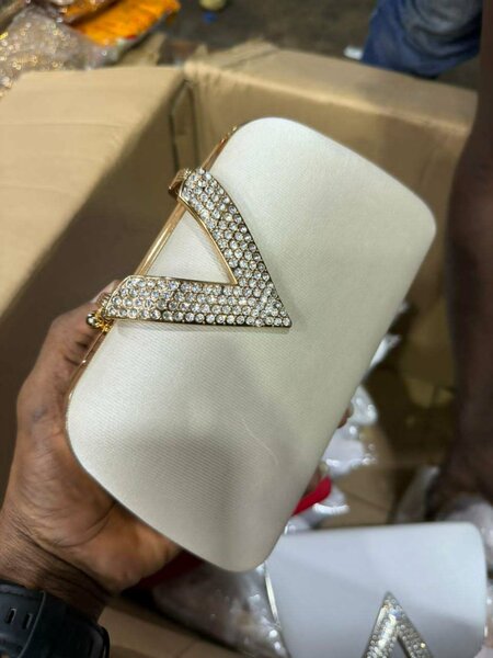 Clutch élégant strassé