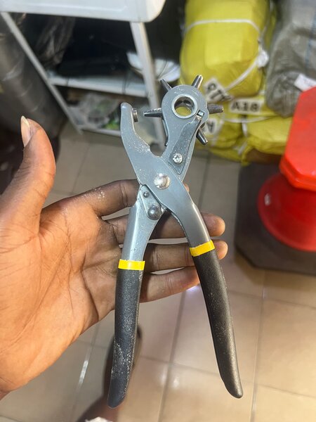 Pince à découper les viandes ou os