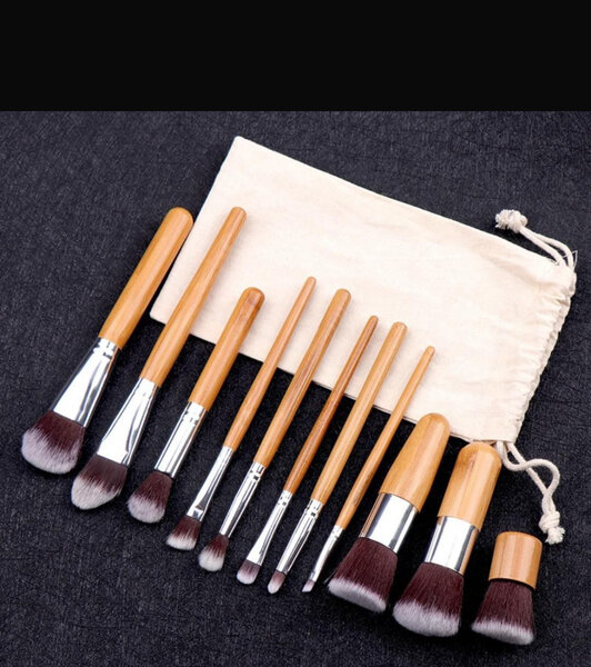 Ensemble de pinceaux maquillage bambou