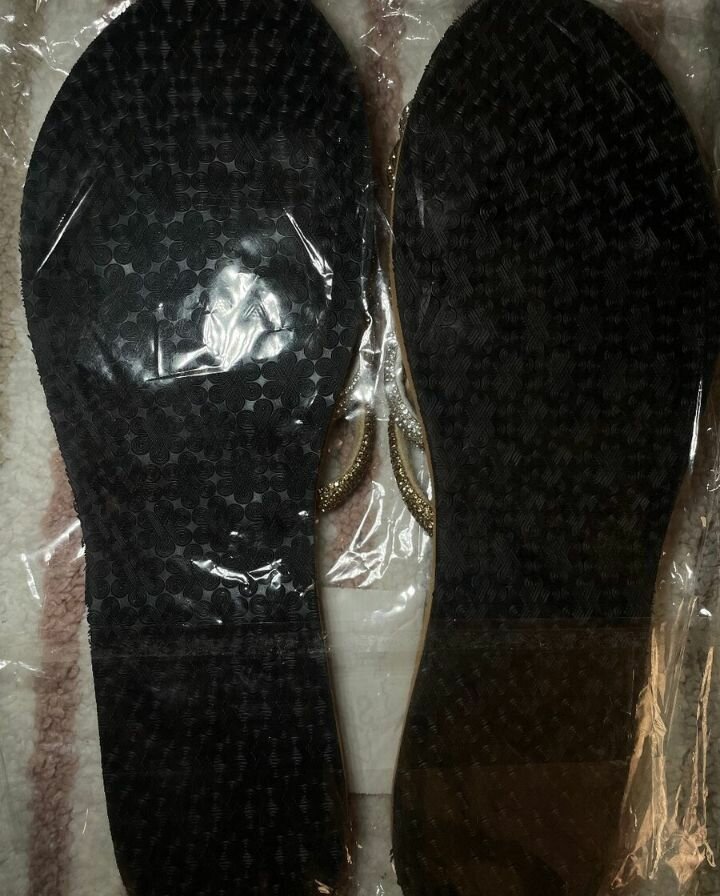 Sandales plates en cuir marron