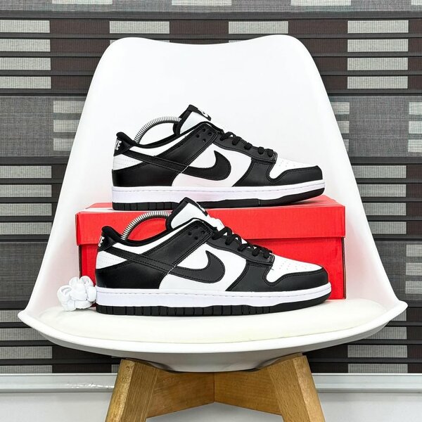 Baskets Nike Dunk Low Noires et Blanches