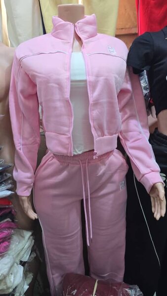 Ensemble de survêtement rose