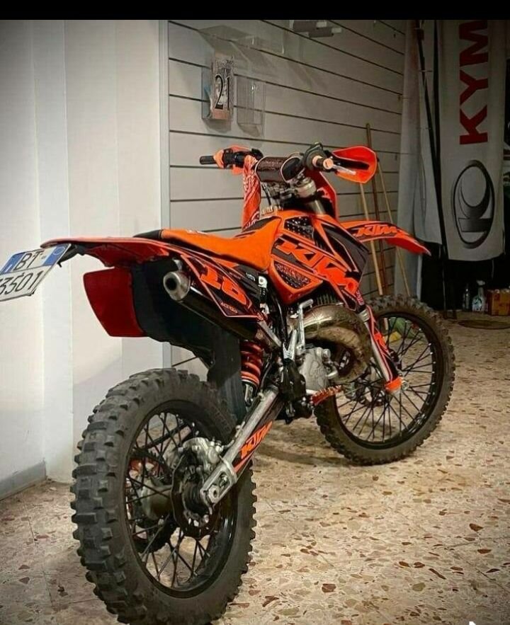 Moto cross KTM orange