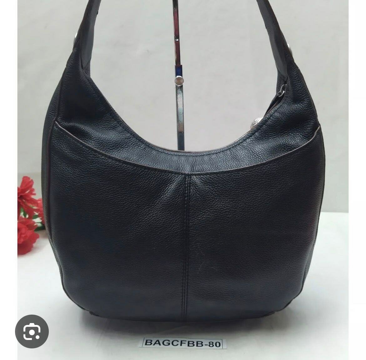 Sac à main en cuir noir