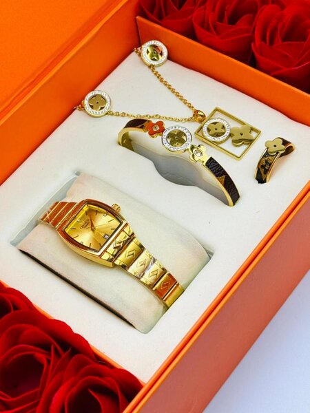 Ensemble Montre et Bijoux Élégant