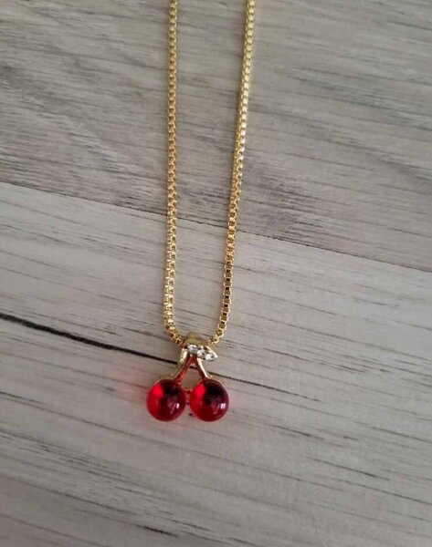 Collier Cerises Élégant