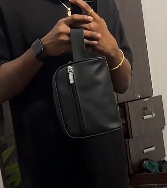 Sacoche en cuir noire