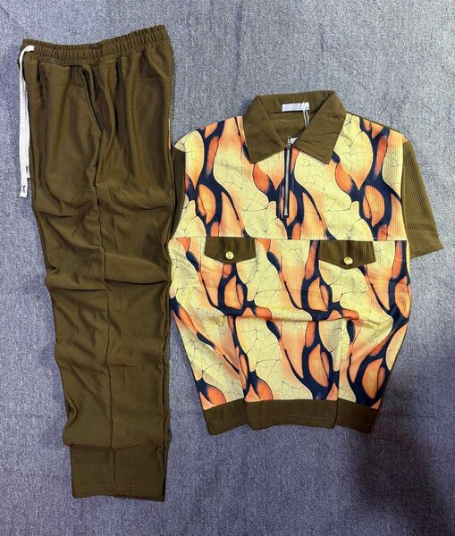 Ensemble polo et pantalon imprimé