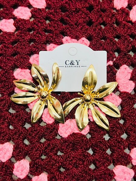 Boucles d'oreilles florales dorées