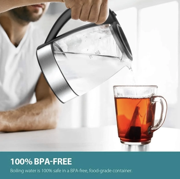 Bouilloire électrique transparente avec lumière led intégrée.