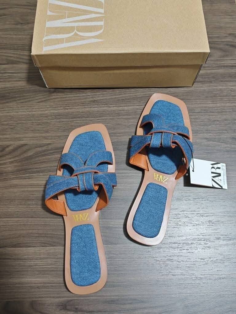 Sandales plates en cuir bleu KAZ