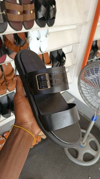 Sandales en cuir noir