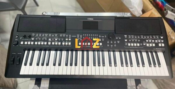 Clavier Yamaha PSR-SX600