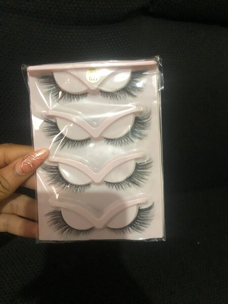 Faux cils volumineux 3D