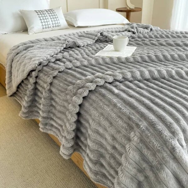 Couverture en fausse fourrure douce