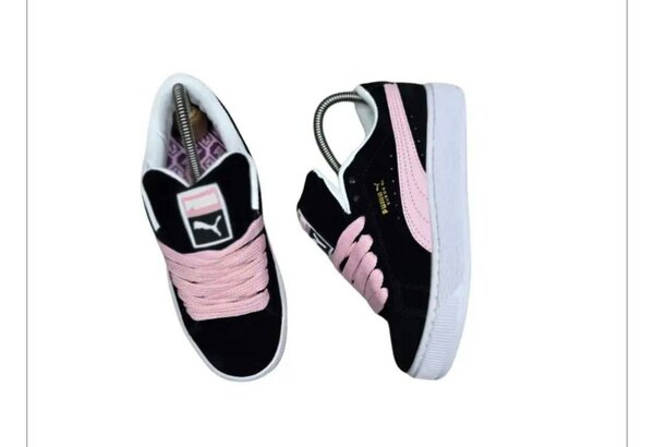 Puma Suede noir et rose