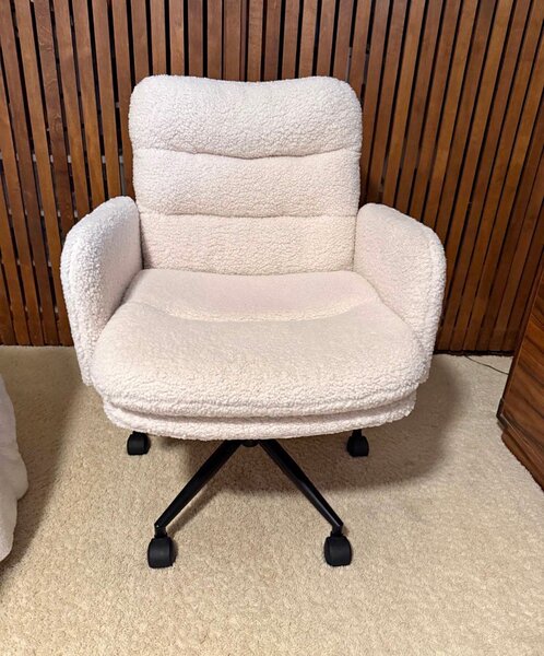 Fauteuil ergonomique en tissu bouclé blanc