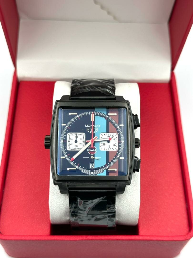 Montre carrée élégante homme