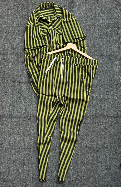 Combinaison pyjama rayée pour femmes